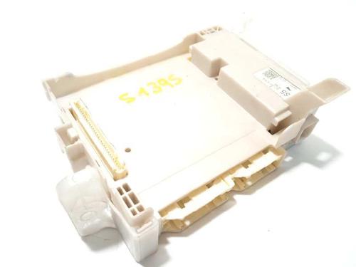 Used Electronic module TOYOTA YARIS (_P13_) 1.5 Hybrid (NHP130_) (101 hp) 15411747