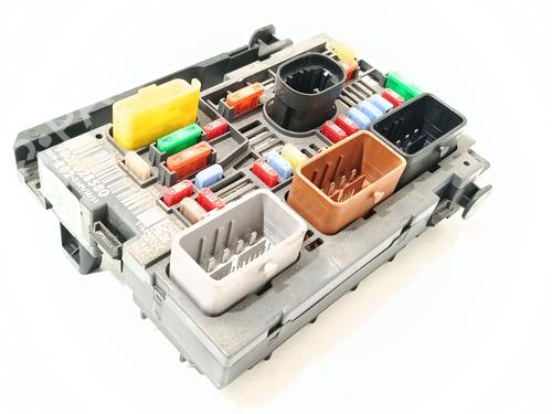 Used Fuse box Fuse box PEUGEOT 5008 (0U_, 0E_) 1.6 BlueHDi 120 (120 hp) 36013938 36013938