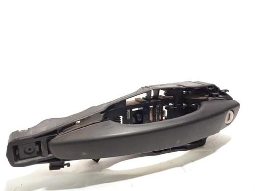 front-left-exterior-door-handle-toyota-proace-van-mdz_-16-d4d-mdz9-noref-2016-13415395 main image