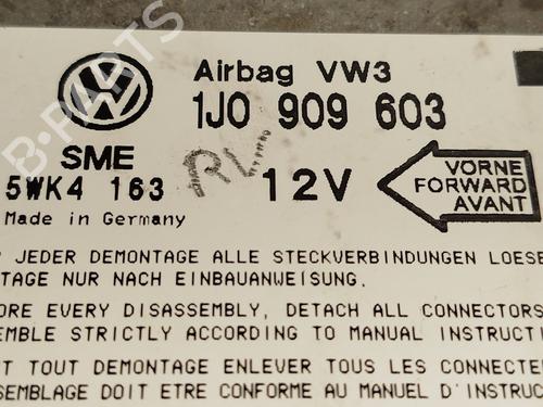 ECU airbags VW TRANSPORTER T4 Bus (70B, 70C, 7DB, 7DK, 70J, 70K, 7DC, 7DJ) 2.5 TDI | BP31042561M53