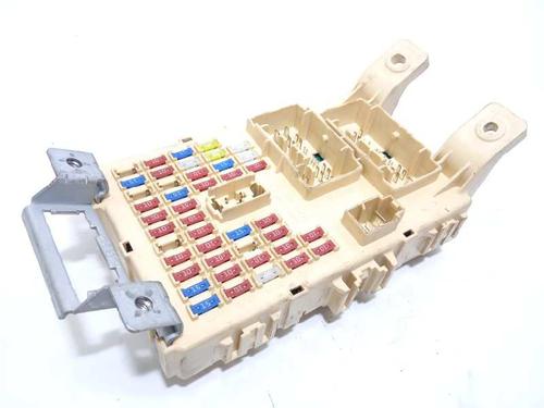 Used Fuse box Fuse box 15349184 15349184