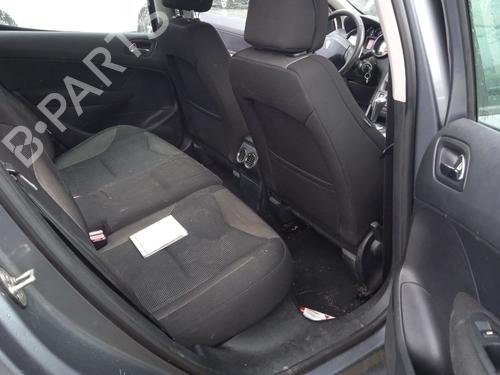 Fuse box PEUGEOT 308 I (4A_, 4C_) 1.6 HDi | BP31382917E1 