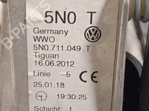 Gear lever AUDI Q3 (8UB, 8UG) 2.0 TDI | BP8243737M90 