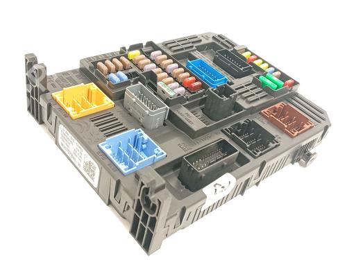 Used Fuse box Fuse box 35951336 35951336