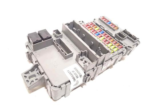Used Fuse box Fuse box 17636236 17636236