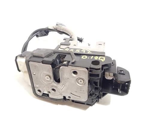 front-left-lock-volvo-v40-hatchback-525-d2-31440389-2012-2013-2014-2015-2016-2017-2018-2019-8929939 main image