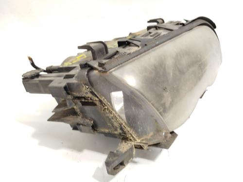 Right headlight BMW 3 (E46) 320 d | BP26948556C29