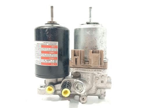 Used ABS pump TOYOTA YARIS (_P13_) 1.5 Hybrid (NHP130_, NHP130) (101 hp) 31010620