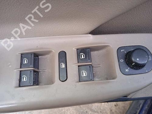 Left front fog light VW PASSAT B6 Variant (3C5) 2.0 TDI 16V | BP15800500C30 