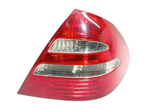 right-taillight-mercedes-benz-e-class-w211-2002-2003-2004-2005-2006-2007-2008-2009-39747483 main image
