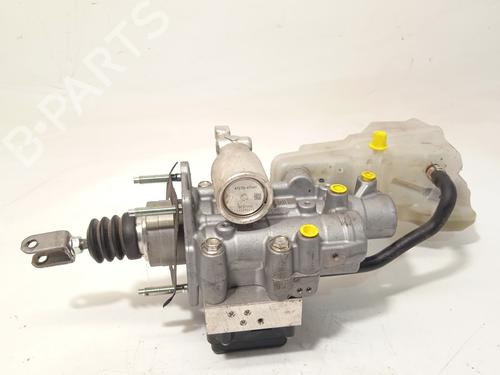 Brake master cylinder TOYOTA COROLLA Hatchback (_E21_, _EA1_, _EH1_) 1.8 Hybrid (ZWE211) | BP28673860M77