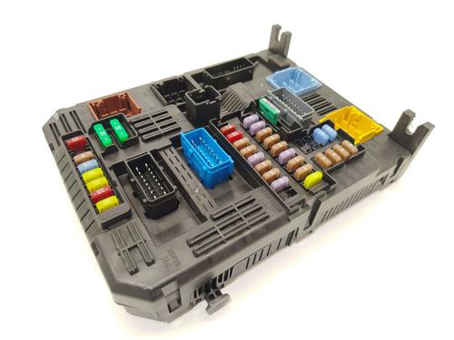 Fuse box CITROËN C4 III (BA_, BB_, BC_) 1.2 PureTech 130 (BAHNSA, BAHNSB) | BP39815062E1 - Image 2