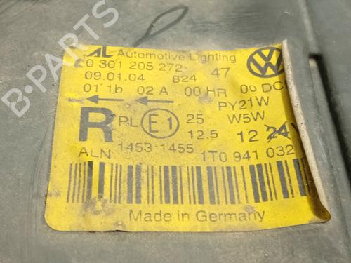 Right headlight VW TOURAN (1T1, 1T2) 2.0 TDI 16V | BP25764859C29 