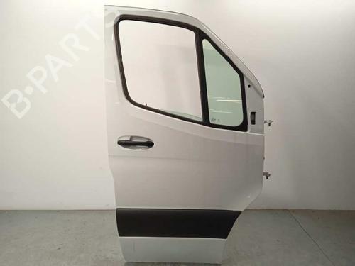Used Right front door MERCEDES-BENZ SPRINTER 4-t Van (B907, B910) 419 CDI RWD (907.643, 907.645, 907.647) (190 hp) 26207978