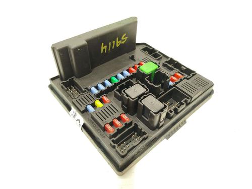 Used Fuse box Fuse box 39196965 39196965
