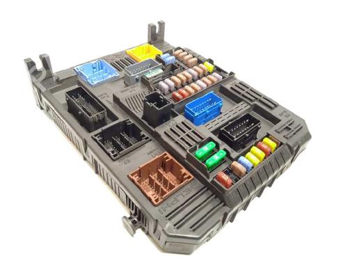 Used Fuse box Fuse box 8593244 8593244