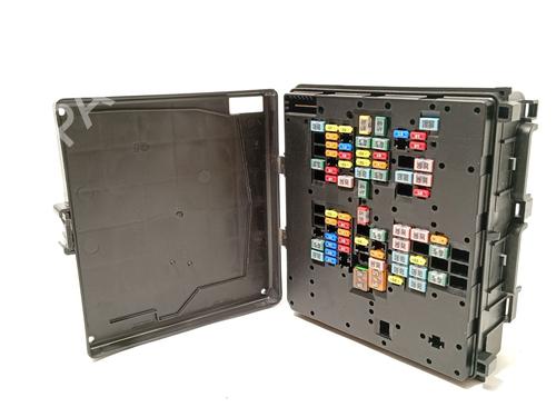 Used Fuse box Fuse box 32992702 32992702