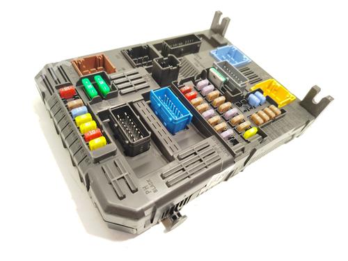 Used Fuse box Fuse box 29852621 29852621