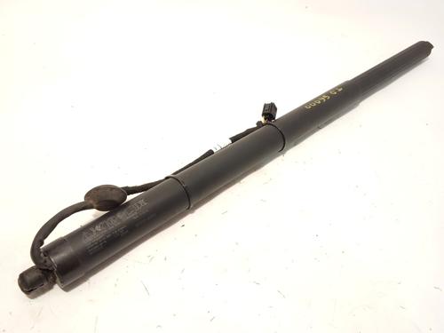 verin-de-coffrehayon-lynk-co-01-2017-27563852 main image