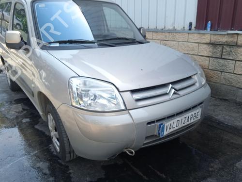 Left headlight CITROËN BERLINGO / BERLINGO FIRST MPV (MF_, GJK_, GFK_) 2.0 HDI 90 (MFRHY) | BP28124468C28 