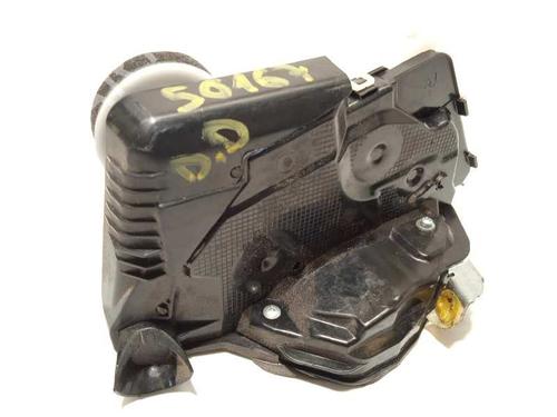 Used Front right lock TOYOTA YARIS (_P13_) 1.5 Hybrid (NHP130_, NHP130) (101 hp) 12922777