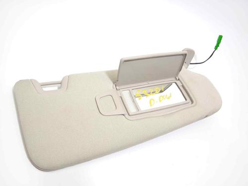 right-sun-visor-lynk-co-01-phev-noref-2017-17785687 main image