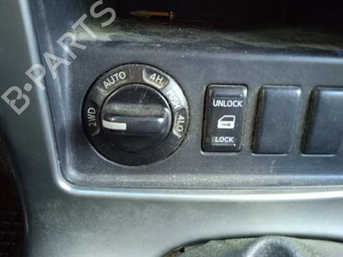 Left mirror NISSAN PATHFINDER III (R51) 2.5 dCi | BP15899910C26