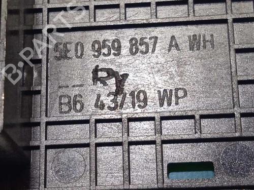 Left front window switch SKODA FABIA III Estate (NJ5) 1.0 TSI | BP13736504I27