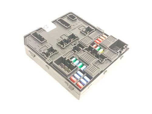 fuse-box-renault-megane-iv-hatchback-b9amn_-2015-38196903 main image