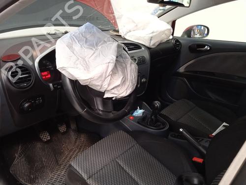 Left tailgate light SEAT LEON (1P1) 1.9 TDI | BP35980607C79 - Image 33