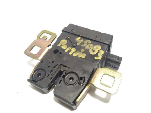 Tailgate lock LAND ROVER RANGE ROVER SPORT I (L320) 2.7 D 4x4 | BP7921715C101 