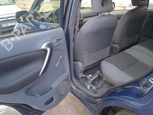 Left taillight TOYOTA RAV 4 II (_A2_) 1.8 (ZCA25_, ZCA26_, ZCA25W, ZCA26W) | BP26902882C34 