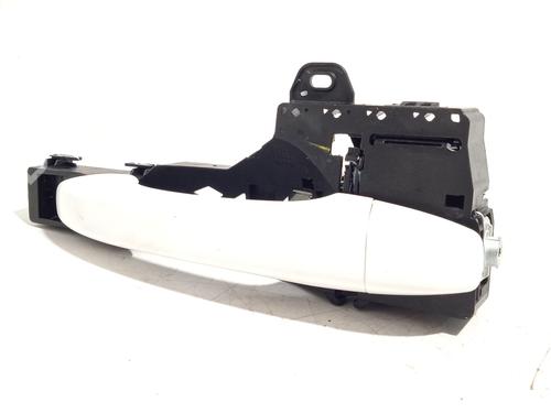 front-right-exterior-door-handle-renault-arkana-i-lcm_-ldn_-2019-32213383 main image