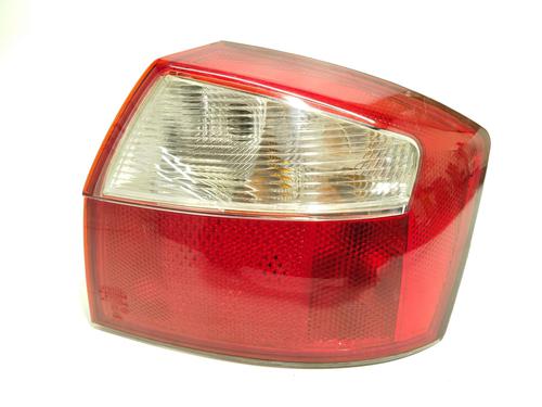 Højre baglygte AUDI A4 B6 (8E2) 1.9 TDI (130 hp) 30844192