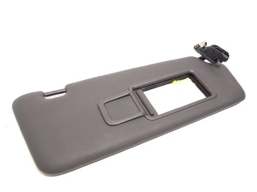 Used Right sun visor Right sun visor 18041657 18041657