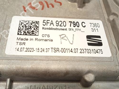 Instrument cluster SEAT LEON Sportstourer (KL8, KLD) 1.5 eTSI | BP29912426C47