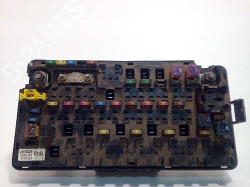Used Fuse box Fuse box 5073417 5073417