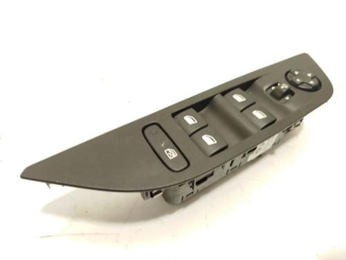 Used Left front window switch PEUGEOT 2008 II (UD_, US_, UY_, UJ_, UR_, UC_) 1.2 PureTech 100 (USHNK) (101 hp) 32044046