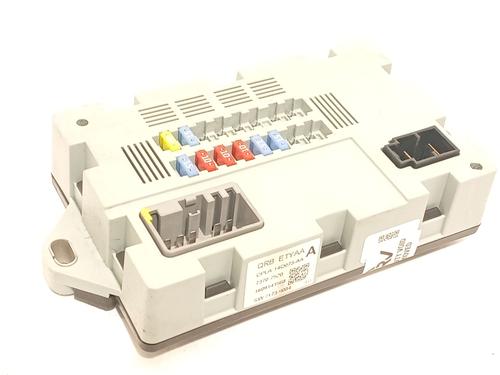 Fuse box JAGUAR F-PACE (X761) 2.0 TD4 AWD | BP37403343E1 - Image 2