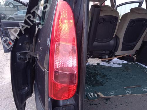 Right taillight PEUGEOT 807 (EB_) 2.2 HDi | BP24362841C35 
