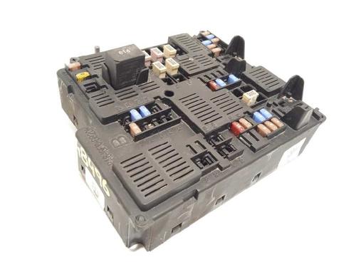Used Fuse box Fuse box 10492155 10492155