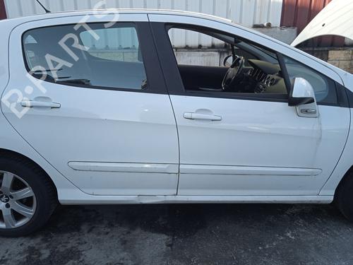 Fuse box PEUGEOT 308 I (4A_, 4C_) 1.6 HDi | BP29073322E1