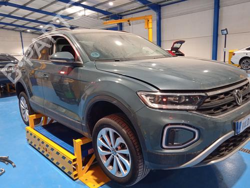 Tailgate lift support VW T-ROC (A11, D11)  | BP31949015C138 