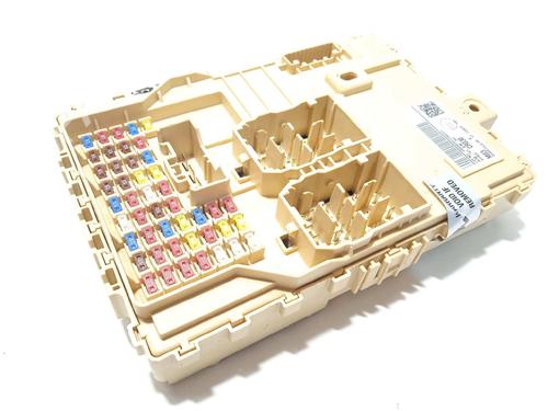Used Fuse box Fuse box 17385782 17385782