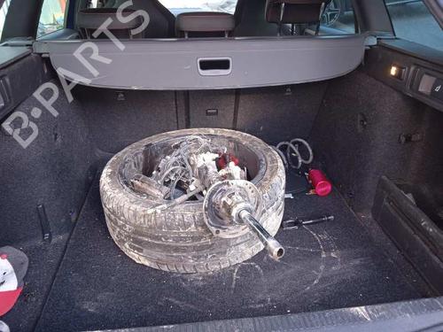 Spjældhus SKODA OCTAVIA III Combi (5E5, 5E6) 2.0 TDI RS | BP17982971M82 