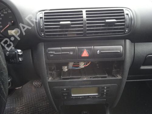 Left headlight SEAT LEON (1M1) 1.9 TDI | BP22779104C28