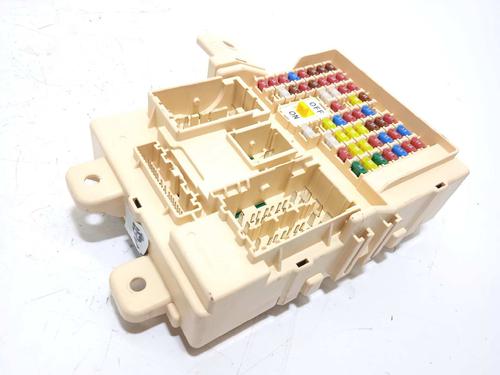 Used Fuse box Fuse box 17997708 17997708
