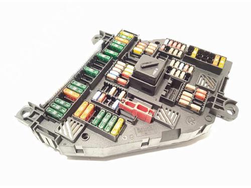 Used Fuse box BMW 5 (F10) 530 d xDrive (258 hp) 10565655