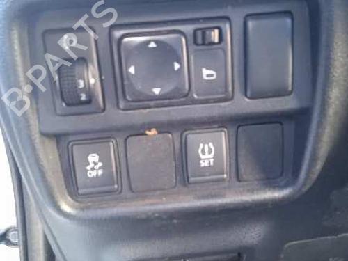 Left front window switch NISSAN JUKE (F15) 1.6 | BP12231071I27