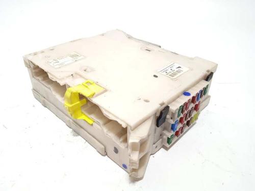 Used Fuse box Fuse box 9758136 9758136